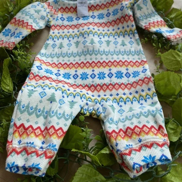 NWT Baby Old Navy One Piece Christmas Multicolor Printed - Picture 9 of 9